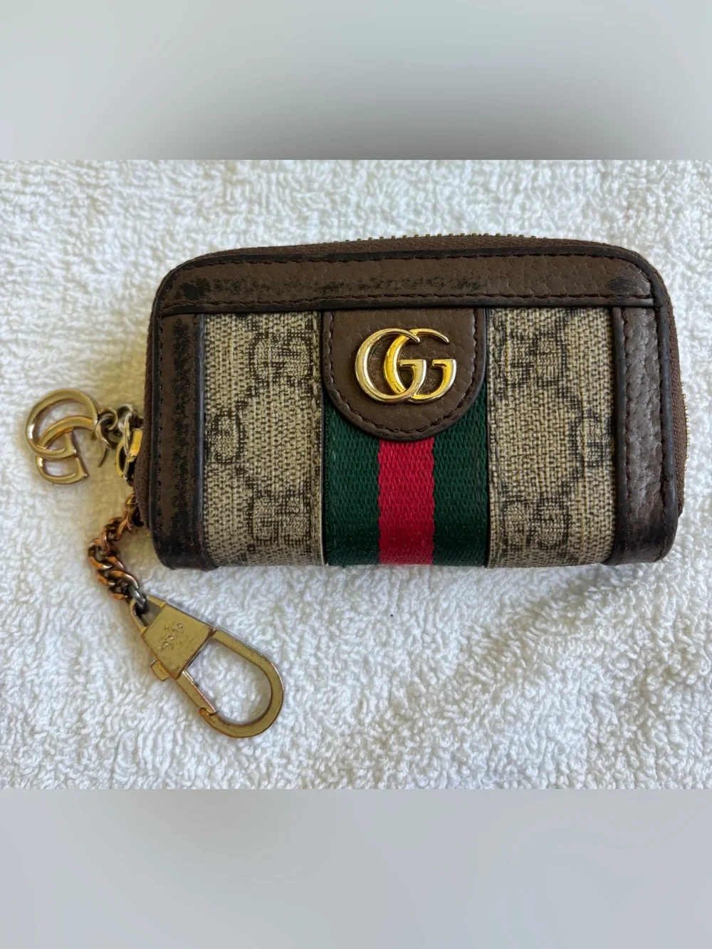 Gucci pouch signature